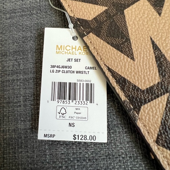 NWT MICHAEL KORS LARGE ZIP CHARM CLUTCH WRISTLET - Picture 7 of 8